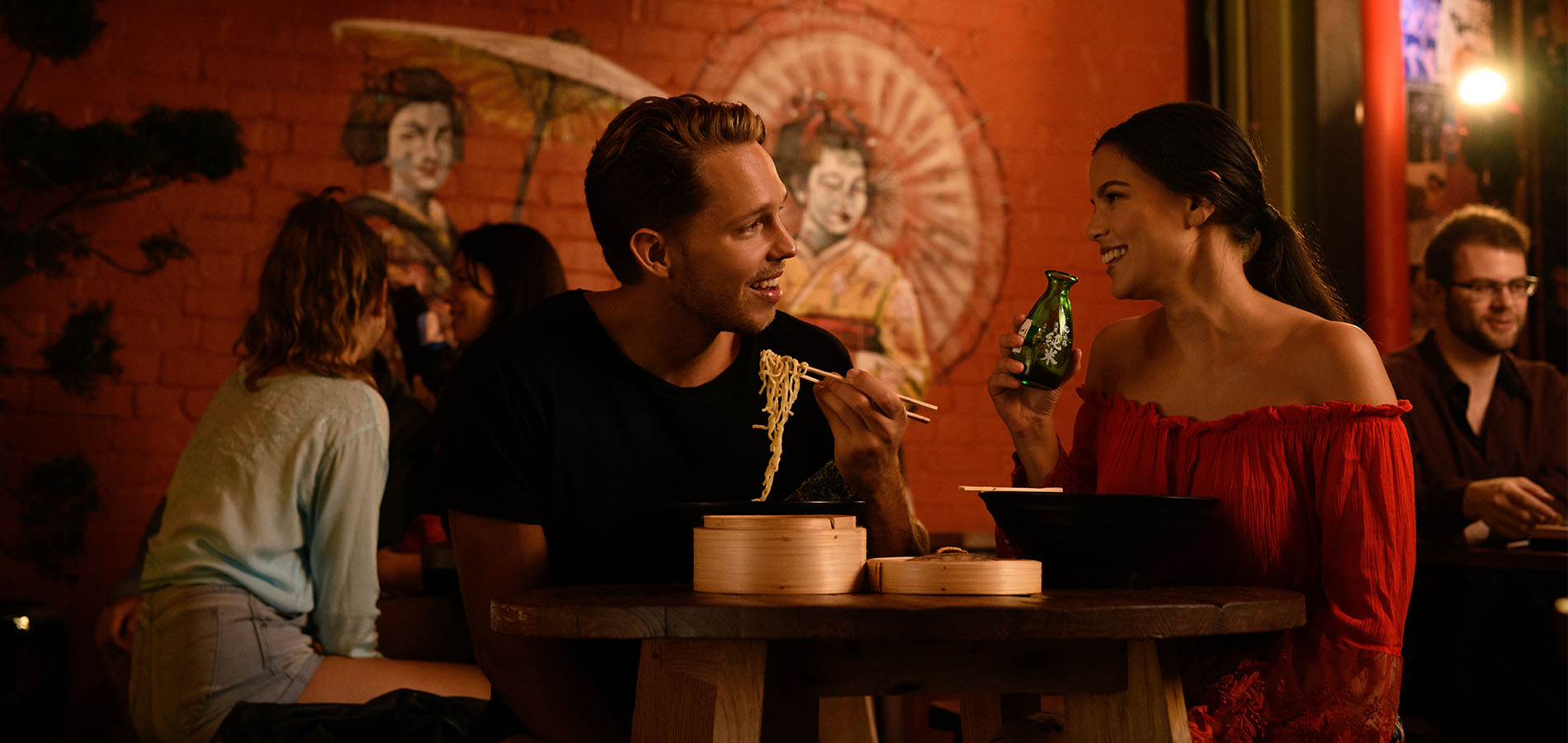 Couple eating, Spice Alley, Chippendale